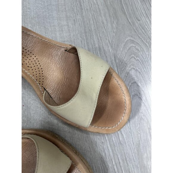 UGG‎ Wedge Sandals Womens Size 8 Beige Leather Ankle Strap Espadrille Stripe - Picture 4 of 11